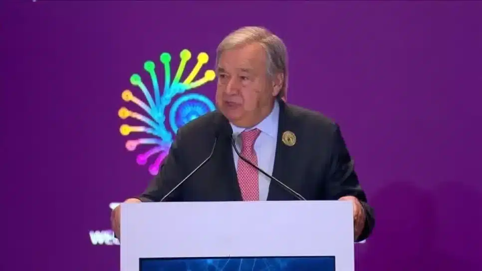 O secretário-geral das Nações Unidas, António Guterres, participa da AI Impact Summit