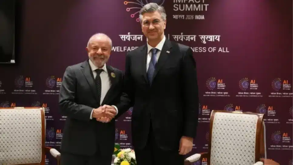 Lula com o primeiro-ministro croata Andrej Plenković na IA Impact Summit, em Nova Délhi | Reprodução/X @AndrejPlenkovic - 19.fev.2026