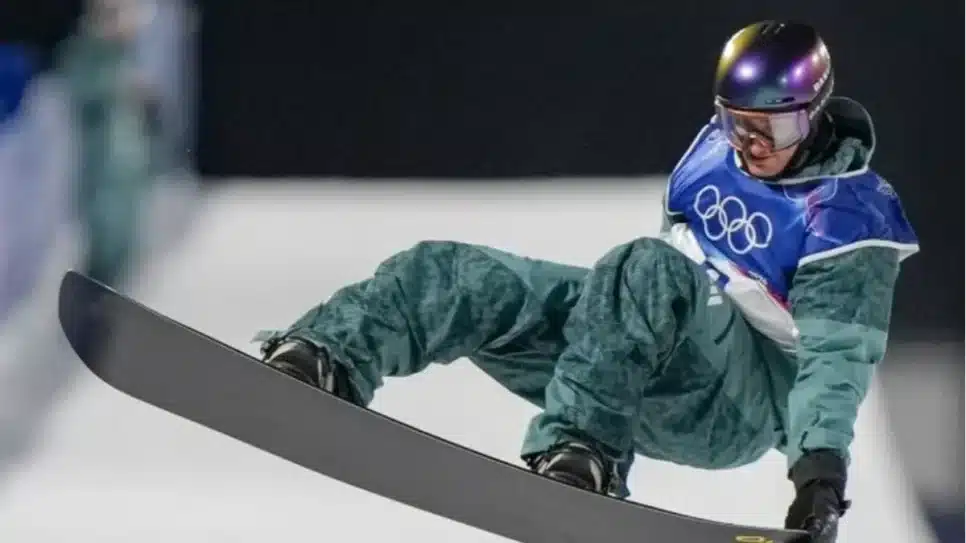 Pat Burgener, atleta brasileiro do snowboard halfpipe.