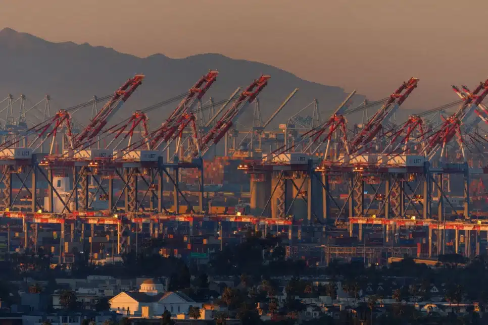 Porto de Long Beach, EUA, em 14/01/2026