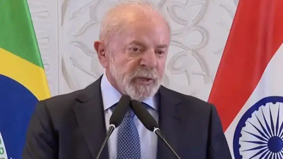 O presidente Luiz Inácio Lula da Silva (PT) falou a jornalistas neste domingo (22.fev.2026) em Nova Délhi, na Índia