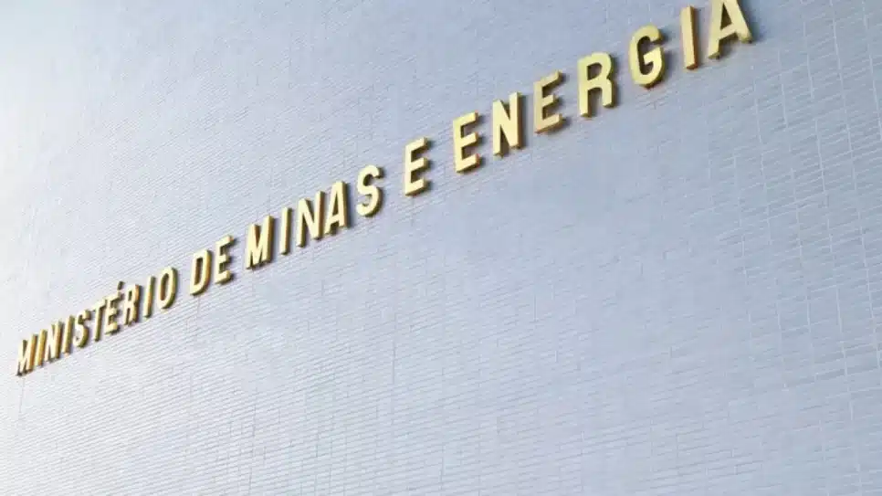 Na imagem, a fachada do Ministério de Minas e Energia, na Esplanada dos Ministérios, em Brasília (DF)