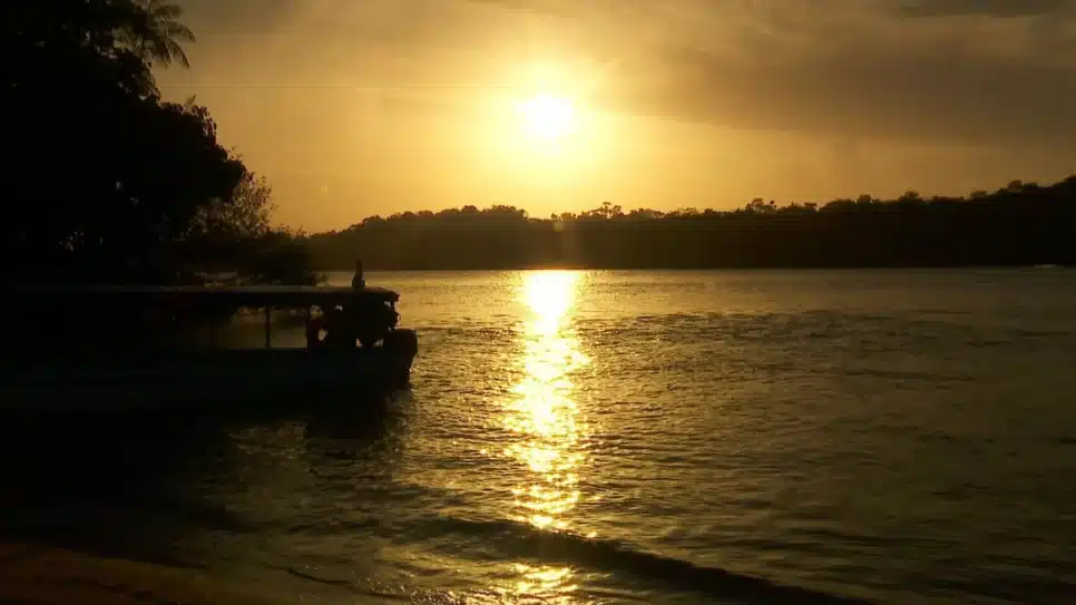 Pôr do sol na região da Margem Equatorial, no estado do Amapá