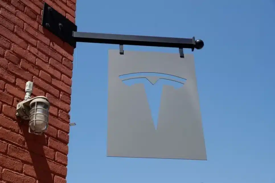 Logo da Tesla em Nova York