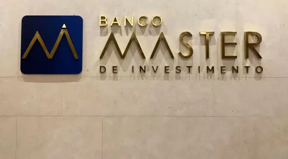 Fachada do Banco Master