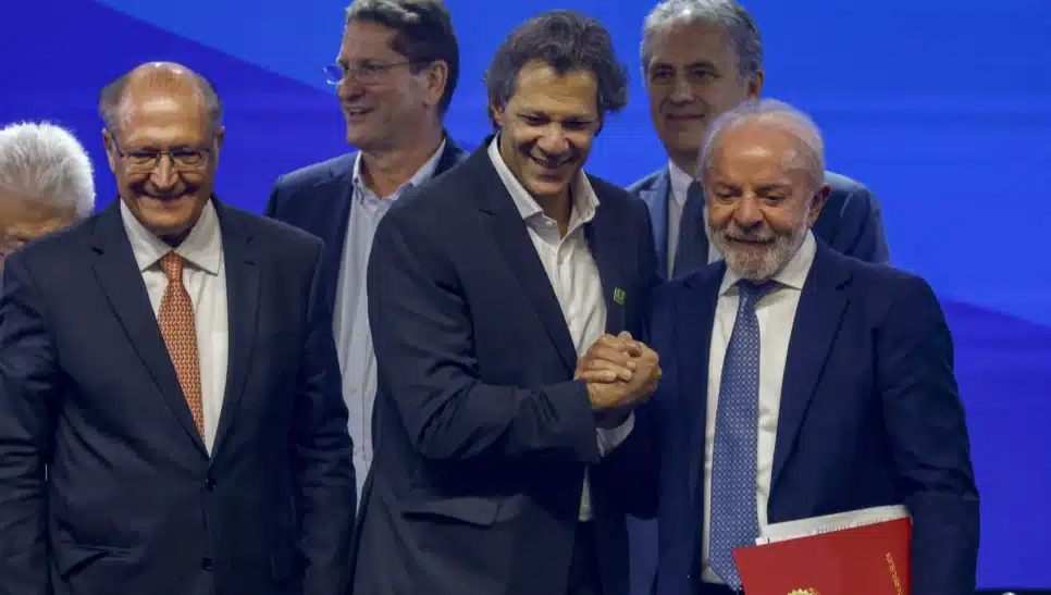 O presidente Luiz Inácio Lula da Silva, o seu vice, Geraldo Alckmin, e ministro da Fazenda, Fernando Haddad