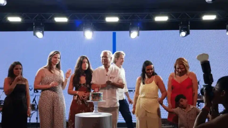 José Dirceu realizou uma festa neste domingo (15.mar.2026) para celebrar seus 80 anos em São Paulo