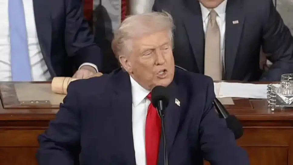 Trump durante discurso sobre o Estado da União
