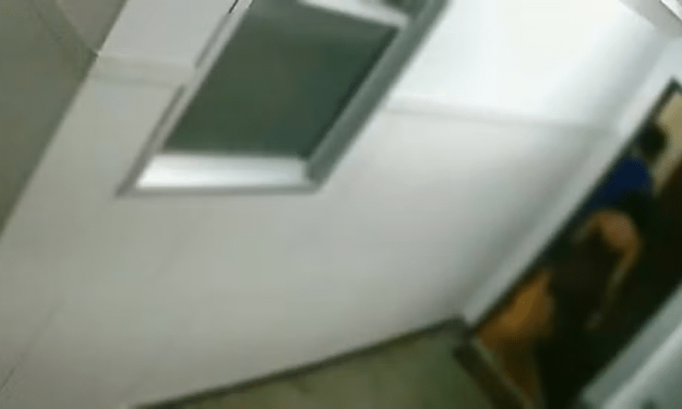 Câmeras de segurança flagraram menor e vítima entrando em apartamento, em Copacabana