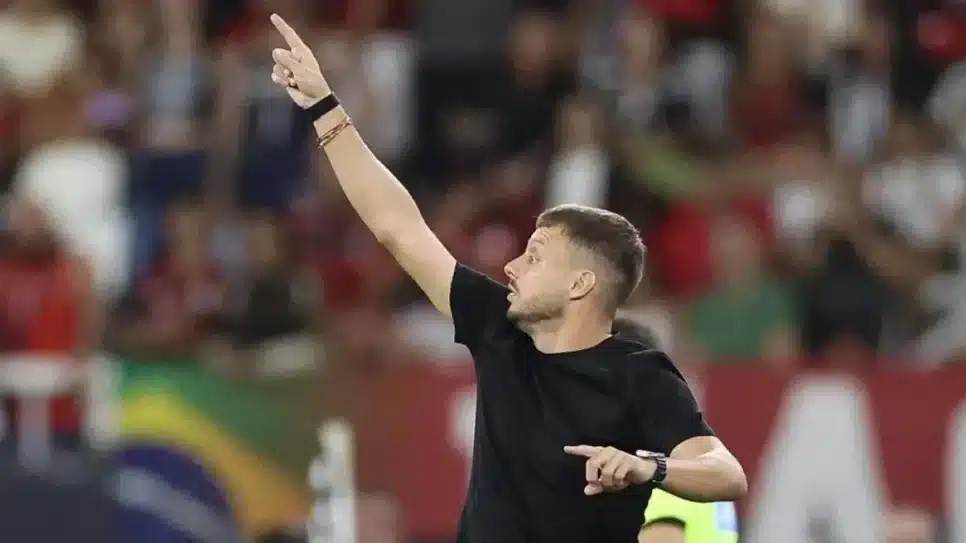 Martín Anselmi em Botafogo 0 x 3 Flamengo, pelo Brasileirão 2026.