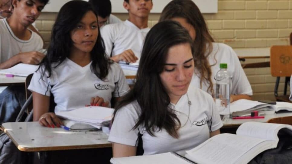 Estudantes em sala
