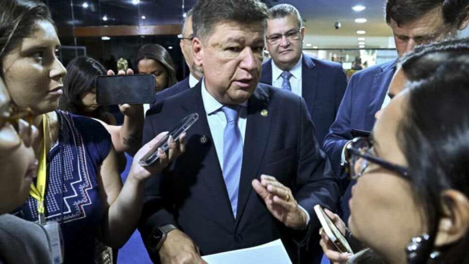 O senador Carlos Viana, presidente da CPMI do INSS, concede entrevista e repercute decisão do ministro Flávio Dino, que suspendeu quebra de sigilo de Roberta Luchsinger