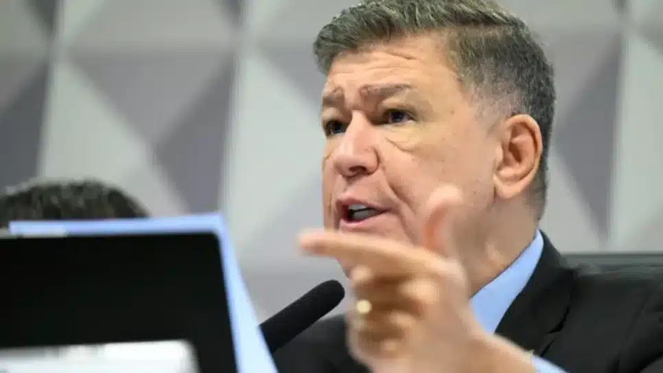 o presidente da CPMI do INSS, senador Carlos Viana (Podemos-MG)