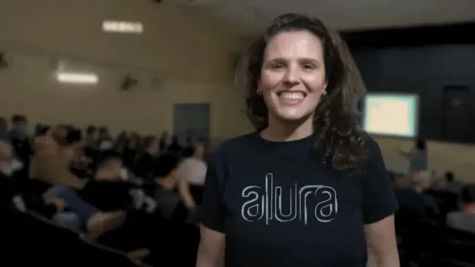 Thais Pianucci é diretora-geral da Alura