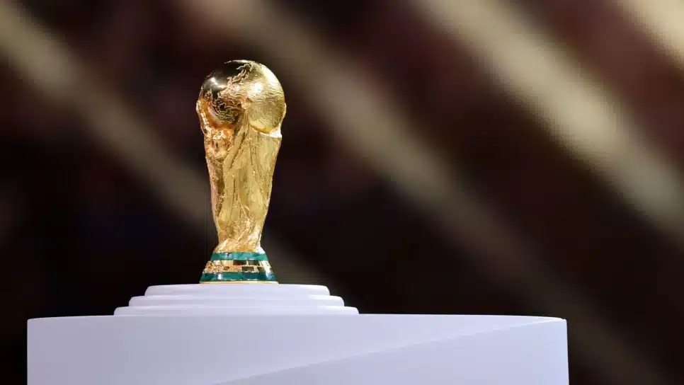 Troféu da Copa do Mundo, durante a premiação do Mundial de 2022, no Catar