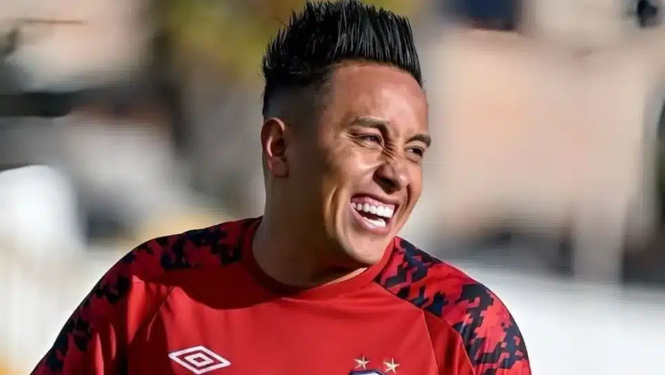 Cueva teve passagens por São Paulo e Santos