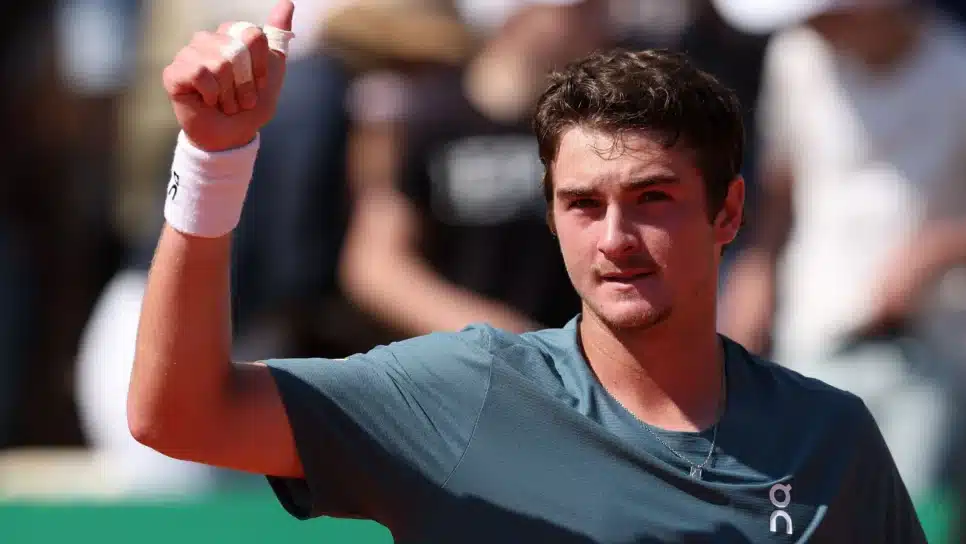 João Fonseca vence e vai às oitavas de Monte Carlo