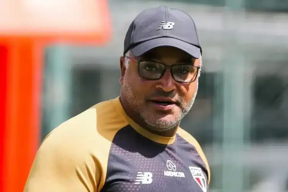 Roger Machado prepara o São Paulo para enfrentar o Inter