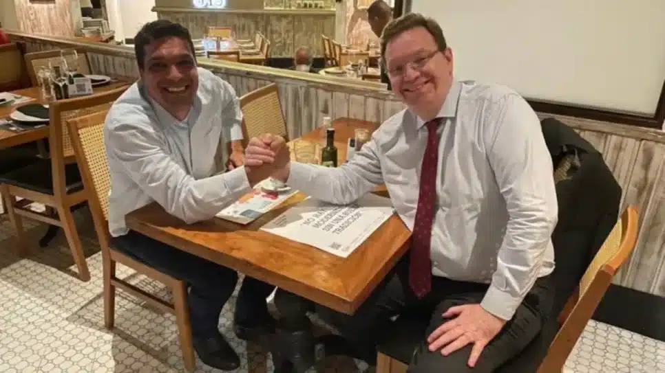 Daciolo também publicou uma foto com o desembargador em seu perfil