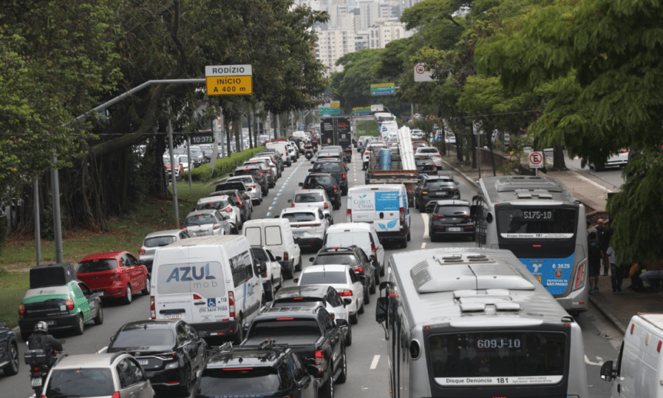 Prefeitura de São Paulo anuncia a suspensão temporária do Rodízio Municipal de Veículos para carros de passeio