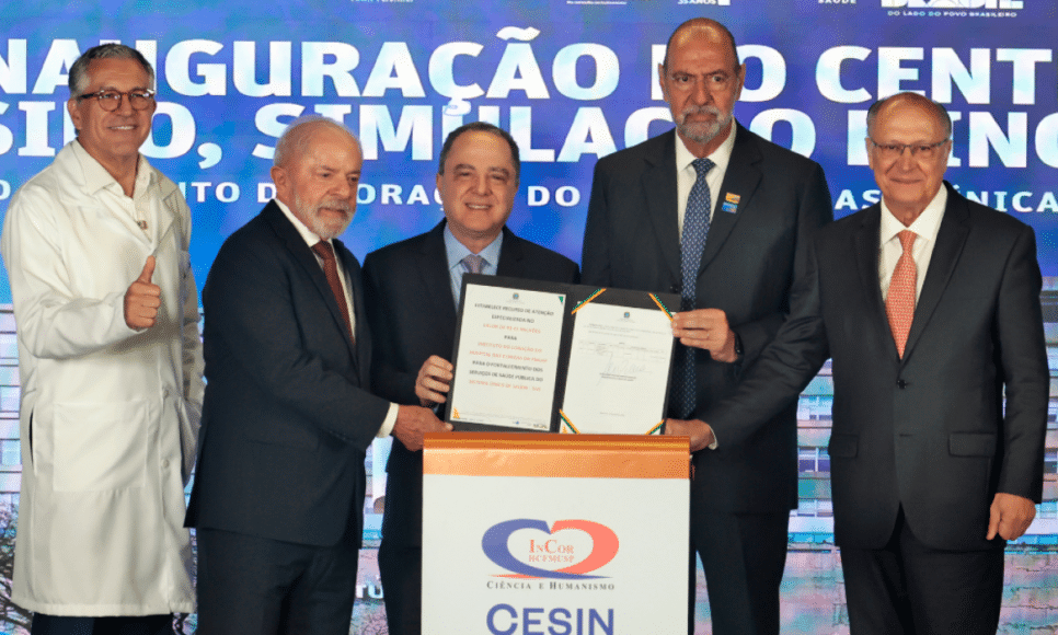 Lula sanciona lei que cria normas para desenvolver vacinas contra o câncer