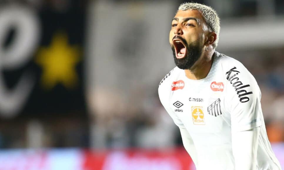 Gabigol comemora gol