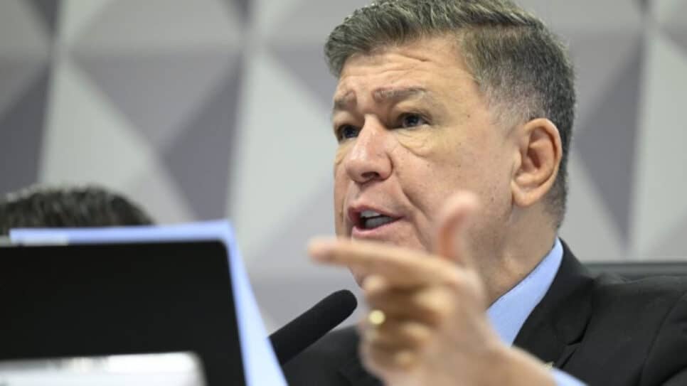 o presidente da CPMI do INSS, senador Carlos Viana (Podemos-MG)