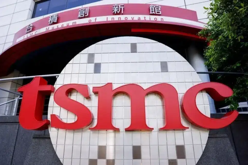 Logo da TSMC em edifício de Hsinchu, em Taiwan